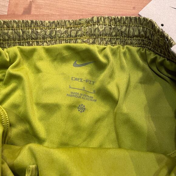 Nike Kids Dri-FIT All Over Print Tempo Shorts  Moss/Reflective Silver large - Picture 4 of 8